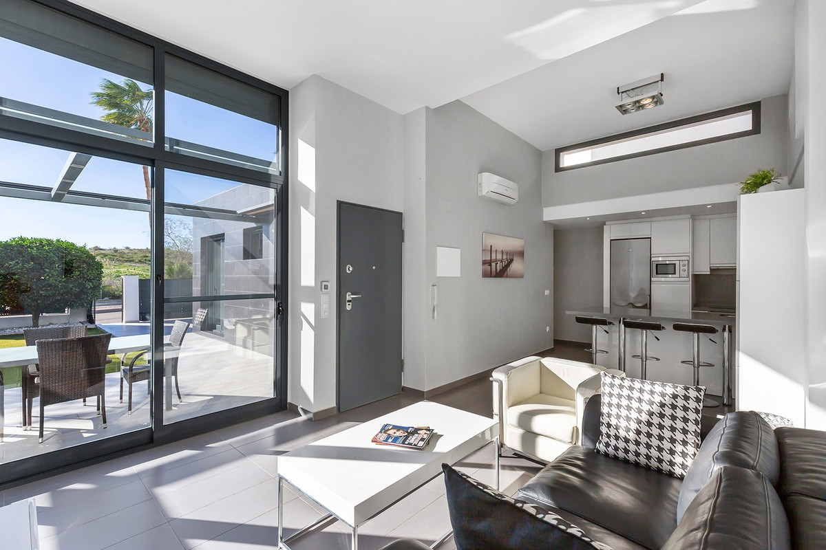 Se vende Villa - Chalet de 3 dormitorios en Costa Blanca, Alicante, España