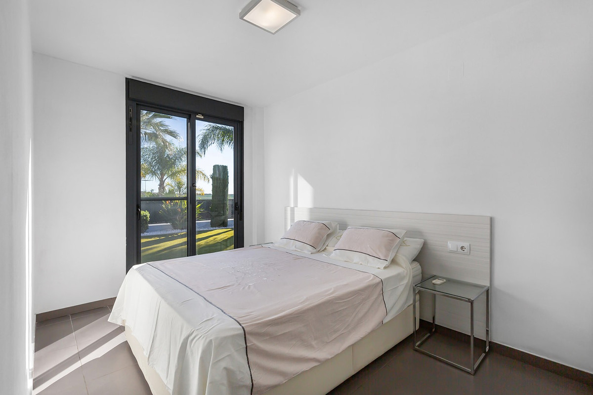 Se vende Villa - Chalet de 3 dormitorios en Costa Blanca, Alicante, España