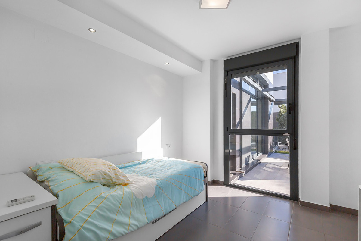 Se vende Villa - Chalet de 3 dormitorios en Costa Blanca, Alicante, España