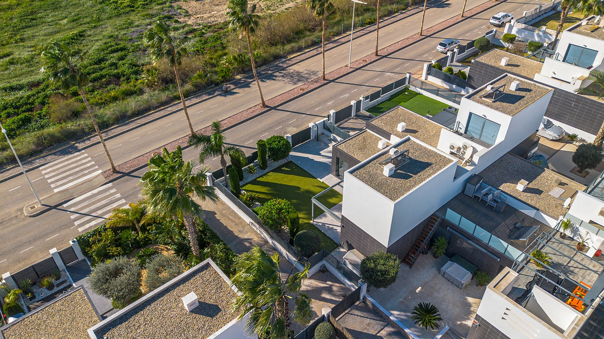 Se vende Villa - Chalet de 3 dormitorios en Costa Blanca, Alicante, España