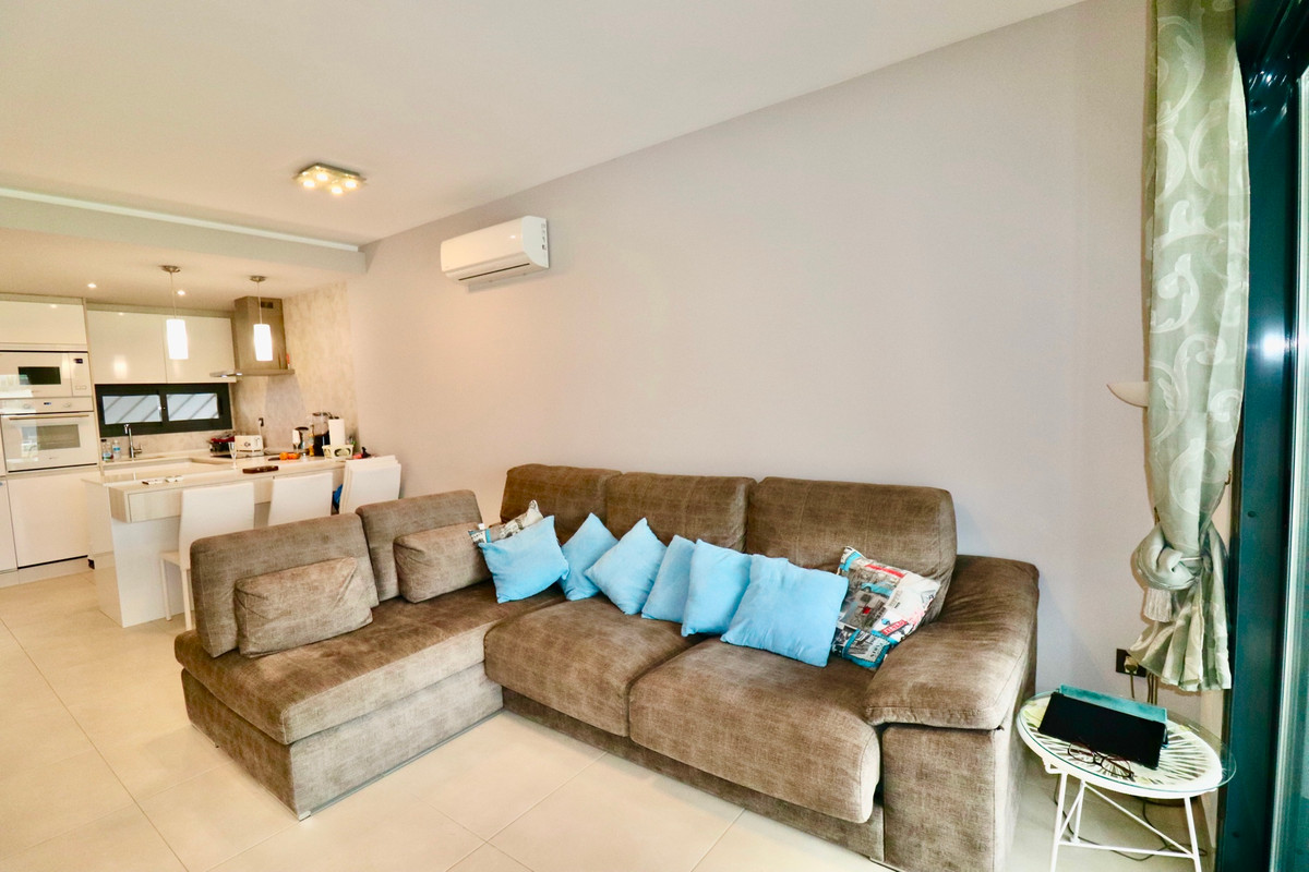 3 Bed Apartment for sale in Guardamar Del Segura Costa Blanca, Alicante, Spain
