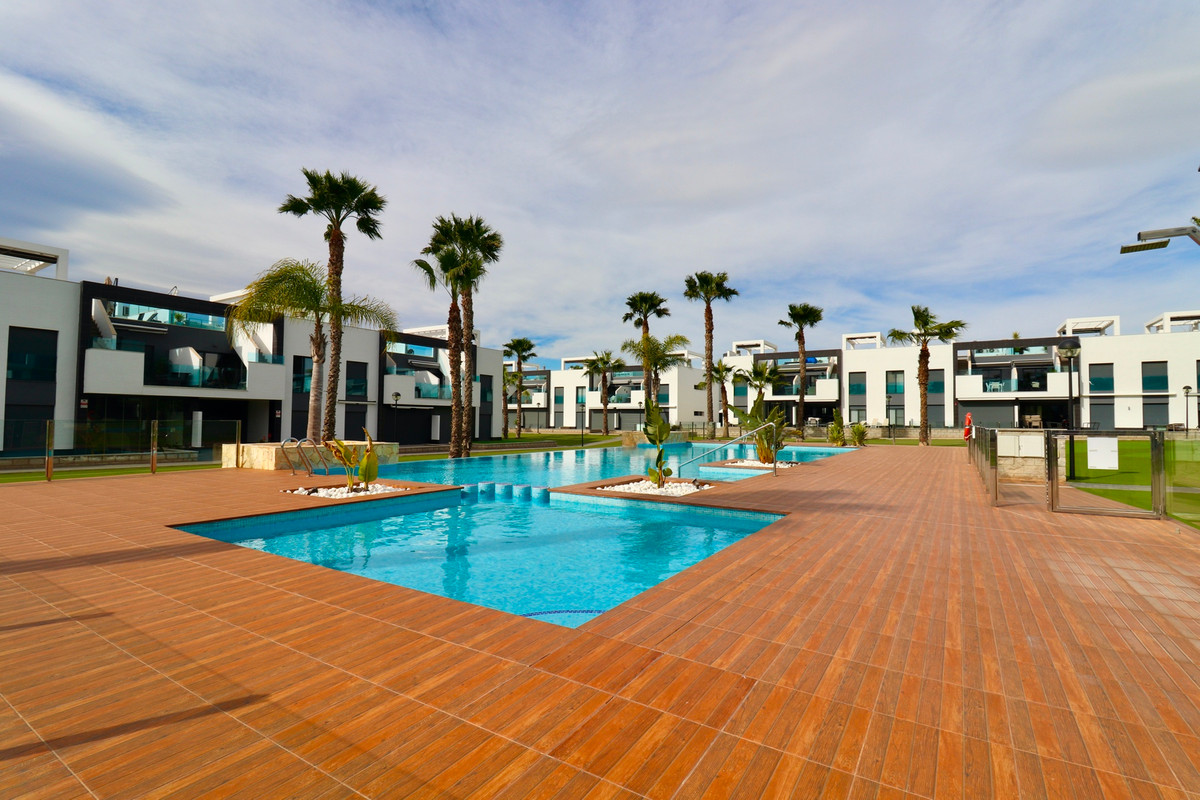3 Bed Apartment for sale in Guardamar Del Segura Costa Blanca, Alicante, Spain