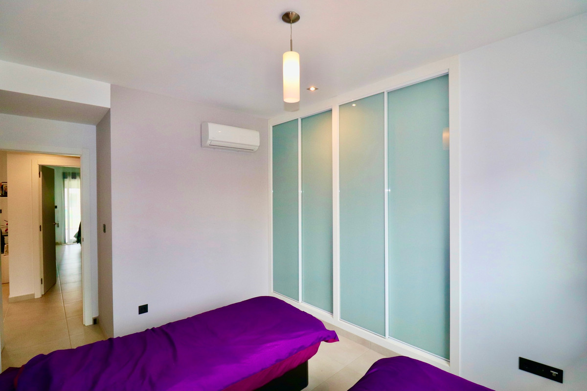 3 Bed Apartment for sale in Guardamar Del Segura Costa Blanca, Alicante, Spain