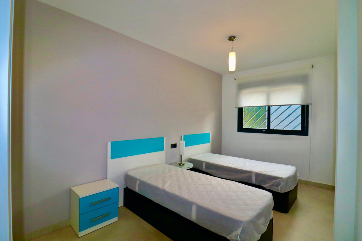 3 Bed Apartment for sale in Guardamar Del Segura Costa Blanca, Alicante, Spain