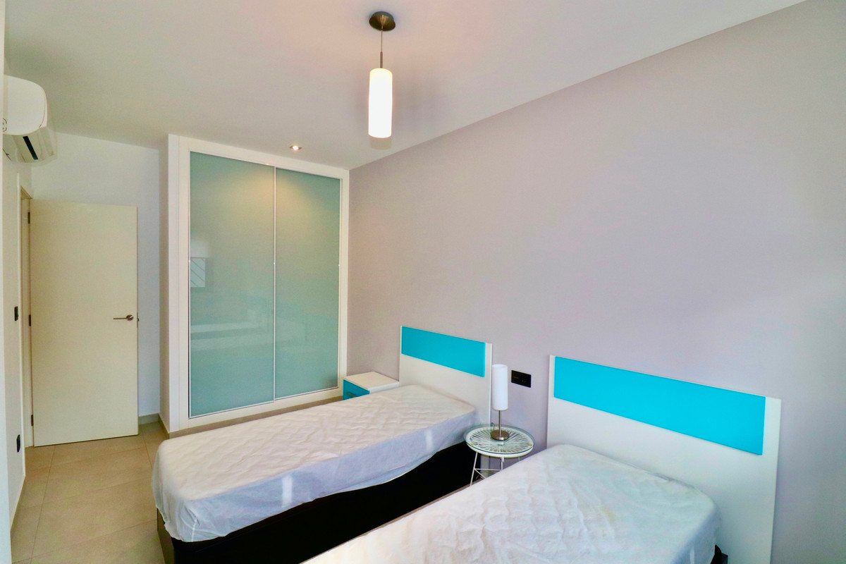 3 Bed Apartment for sale in Guardamar Del Segura Costa Blanca, Alicante, Spain