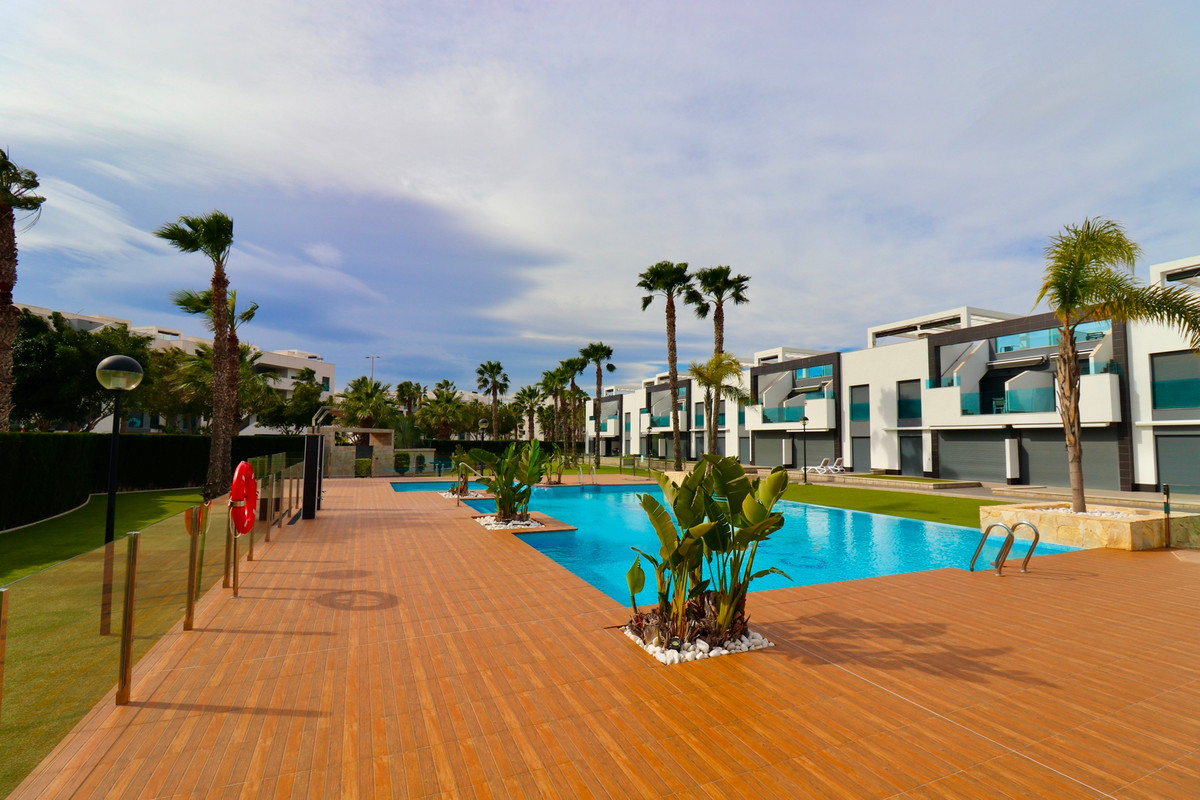 3 Bed Apartment for sale in Guardamar Del Segura Costa Blanca, Alicante, Spain