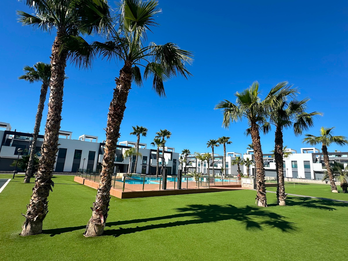 3 Bed Apartment for sale in Guardamar Del Segura Costa Blanca, Alicante, Spain