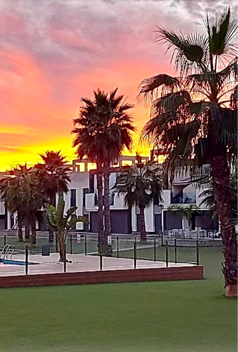 3 Bed Apartment for sale in Guardamar Del Segura Costa Blanca, Alicante, Spain