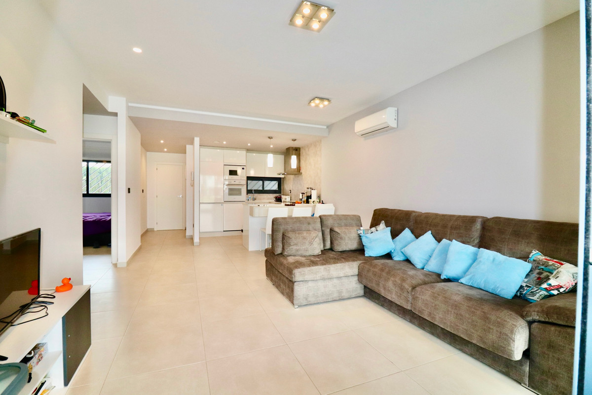 3 Bed Apartment for sale in Guardamar Del Segura Costa Blanca, Alicante, Spain