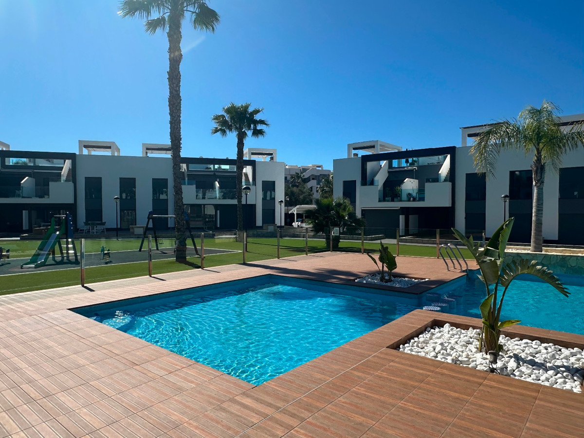 3 Bed Apartment for sale in Guardamar Del Segura Costa Blanca, Alicante, Spain