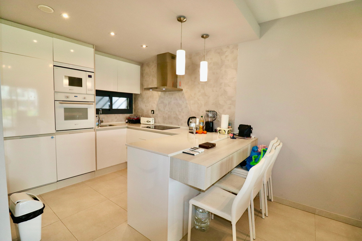3 Bed Apartment for sale in Guardamar Del Segura Costa Blanca, Alicante, Spain