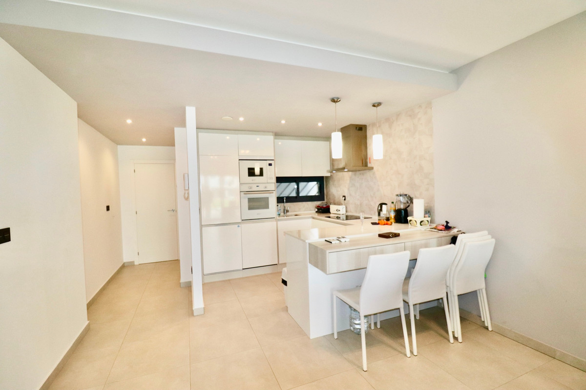 3 Bed Apartment for sale in Guardamar Del Segura Costa Blanca, Alicante, Spain