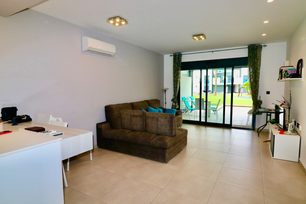 3 Bed Apartment for sale in Guardamar Del Segura Costa Blanca, Alicante, Spain