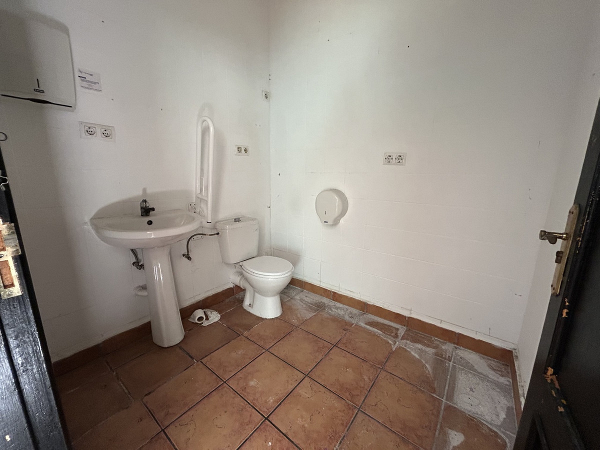 Commercial unit for sale in Villamartin Costa Blanca, Alicante, Spain