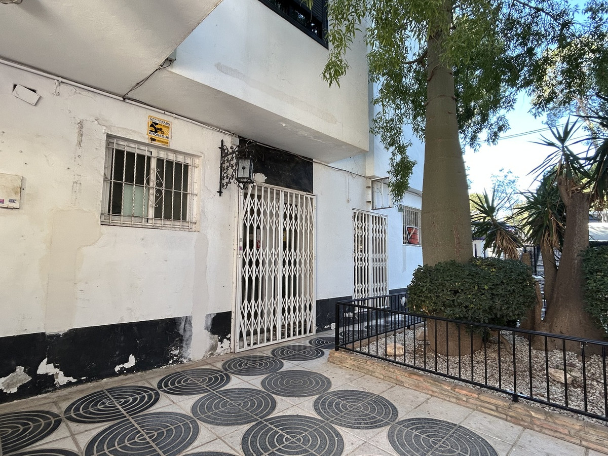 Commercial unit for sale in Villamartin Costa Blanca, Alicante, Spain