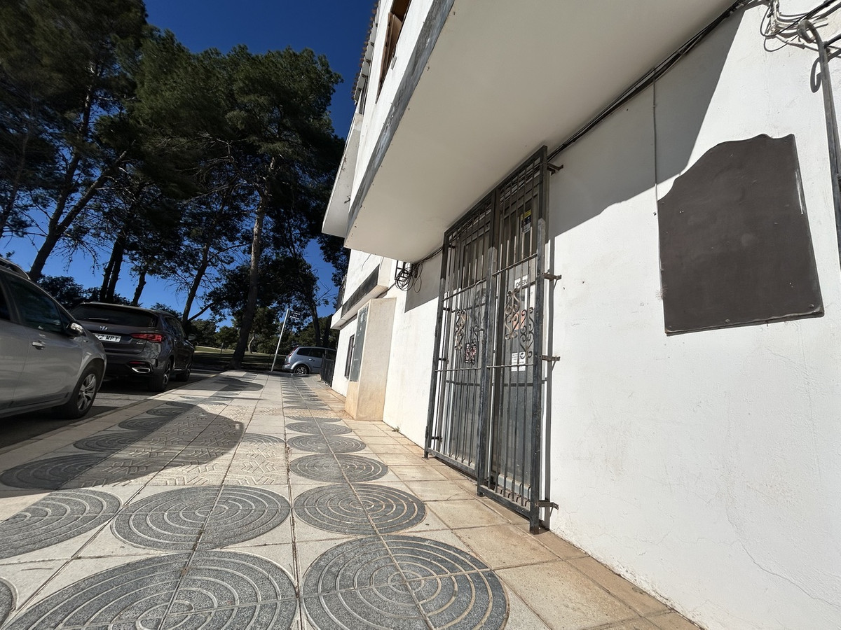 Commercial unit for sale in Villamartin Costa Blanca, Alicante, Spain