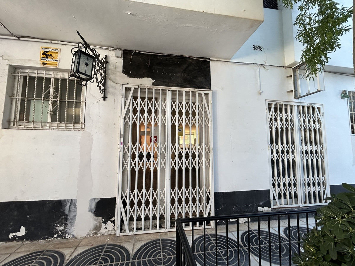 Commercial unit for sale in Villamartin Costa Blanca, Alicante, Spain