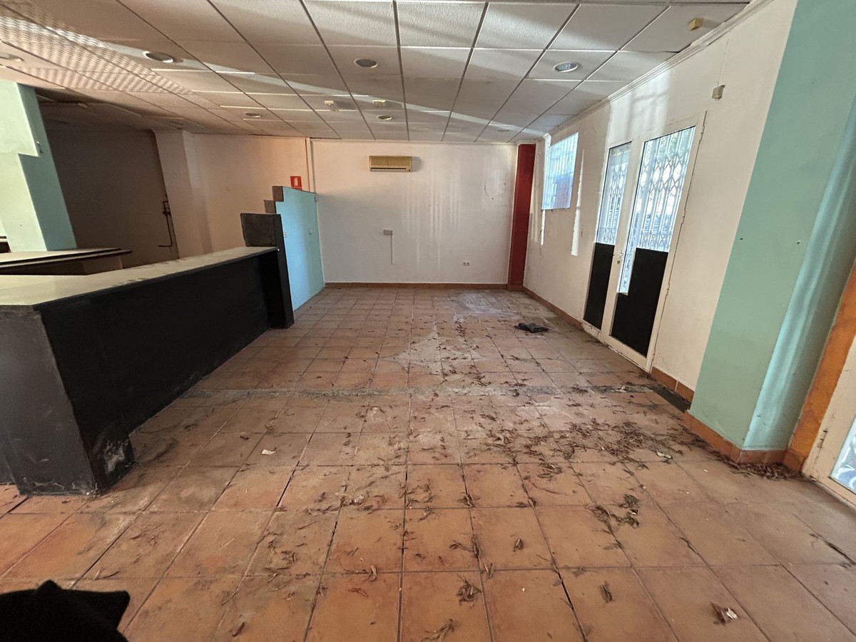 Commercial unit for sale in Villamartin Costa Blanca, Alicante, Spain