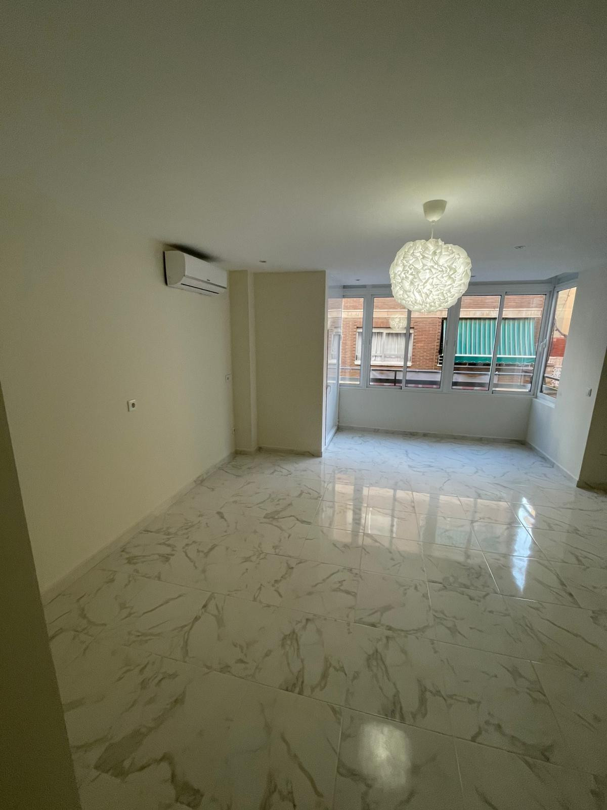 Se vende Apartamento Planta Media de 3 dormitorios en Costa Blanca, Alicante, España
