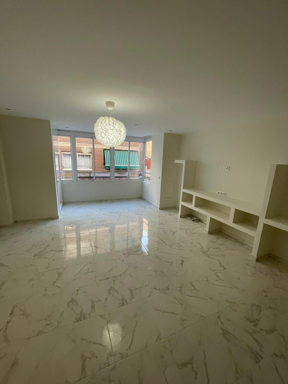 Se vende Apartamento Planta Media de 3 dormitorios en Costa Blanca, Alicante, España