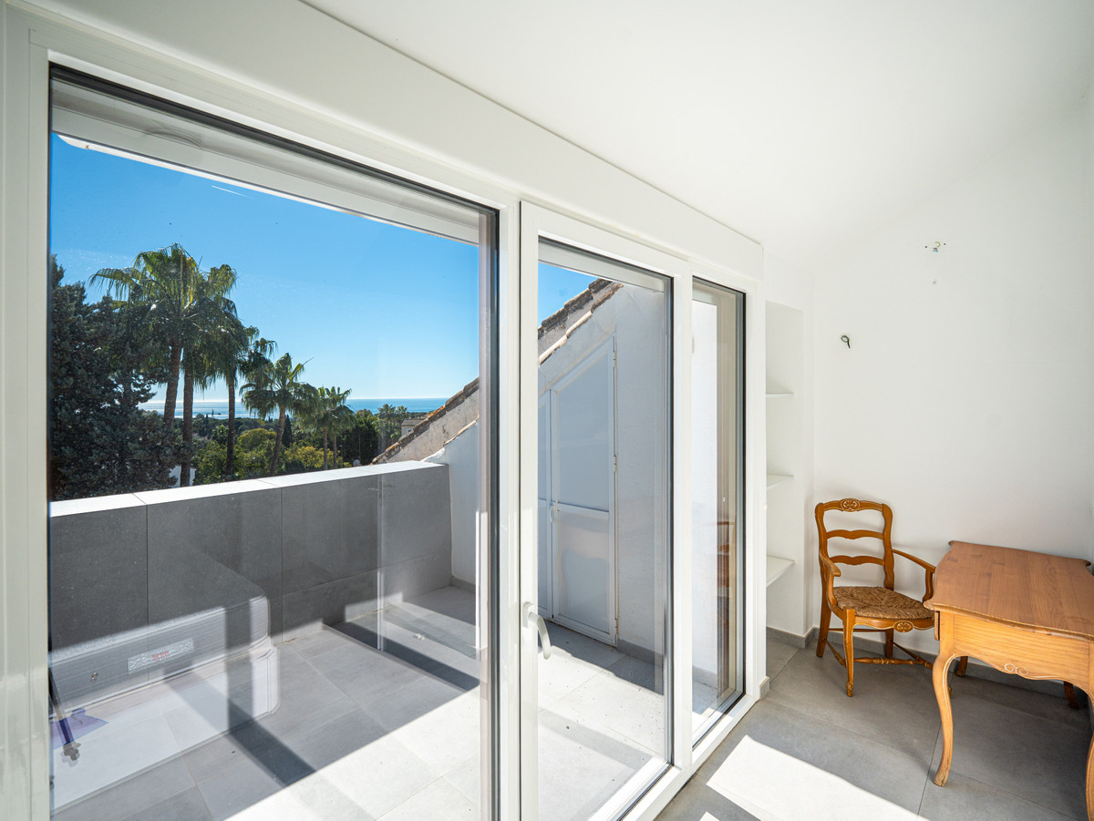 3 Bed Townhouse for sale in The Golden Mile Costa Del Sol, Málaga, Spain
