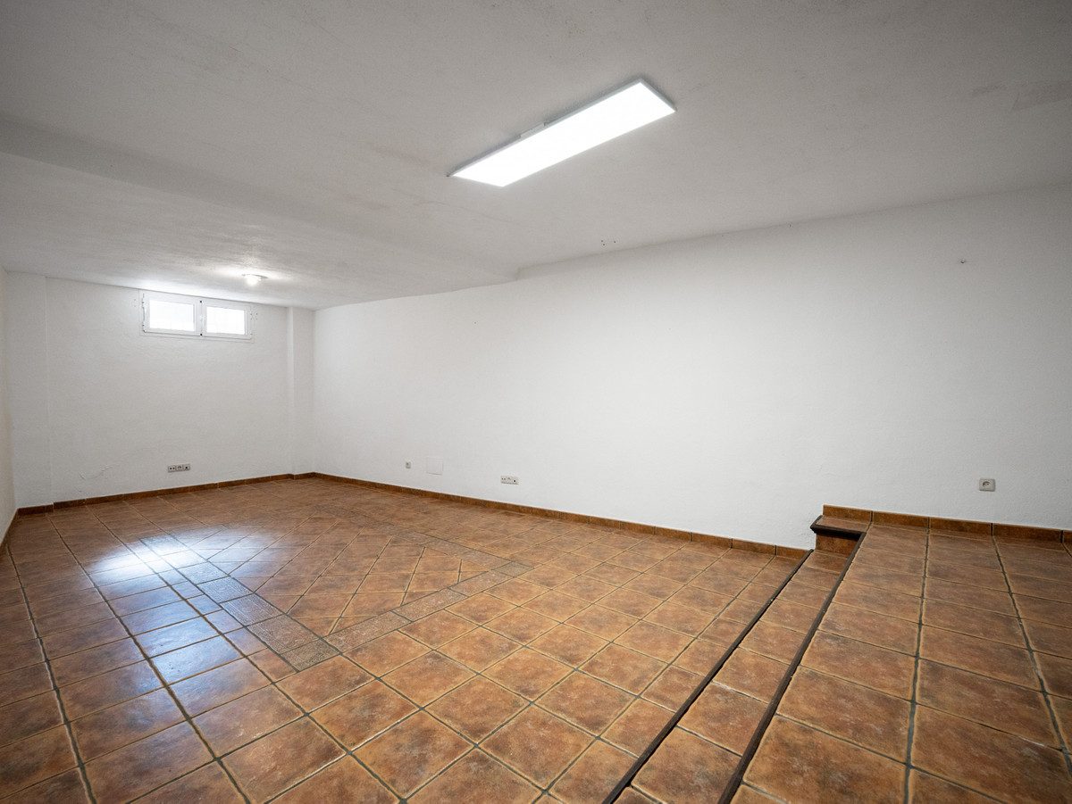 3 Bed Townhouse for sale in The Golden Mile Costa Del Sol, Málaga, Spain