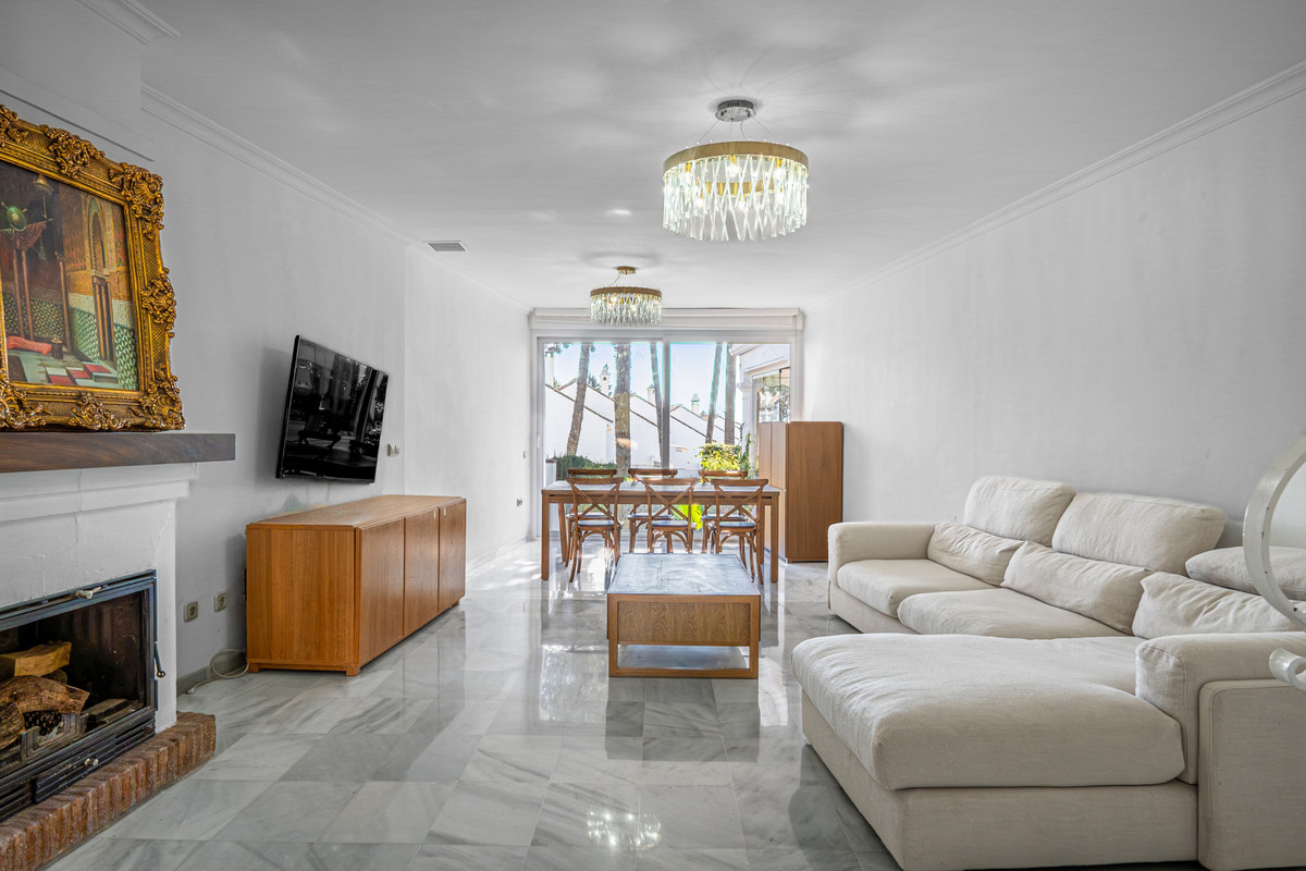 3 Bed Townhouse for sale in The Golden Mile Costa Del Sol, Málaga, Spain