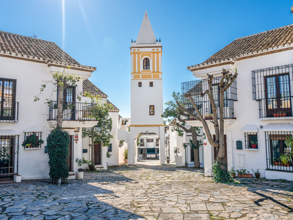 3 Bed Townhouse for sale in The Golden Mile Costa Del Sol, Málaga, Spain