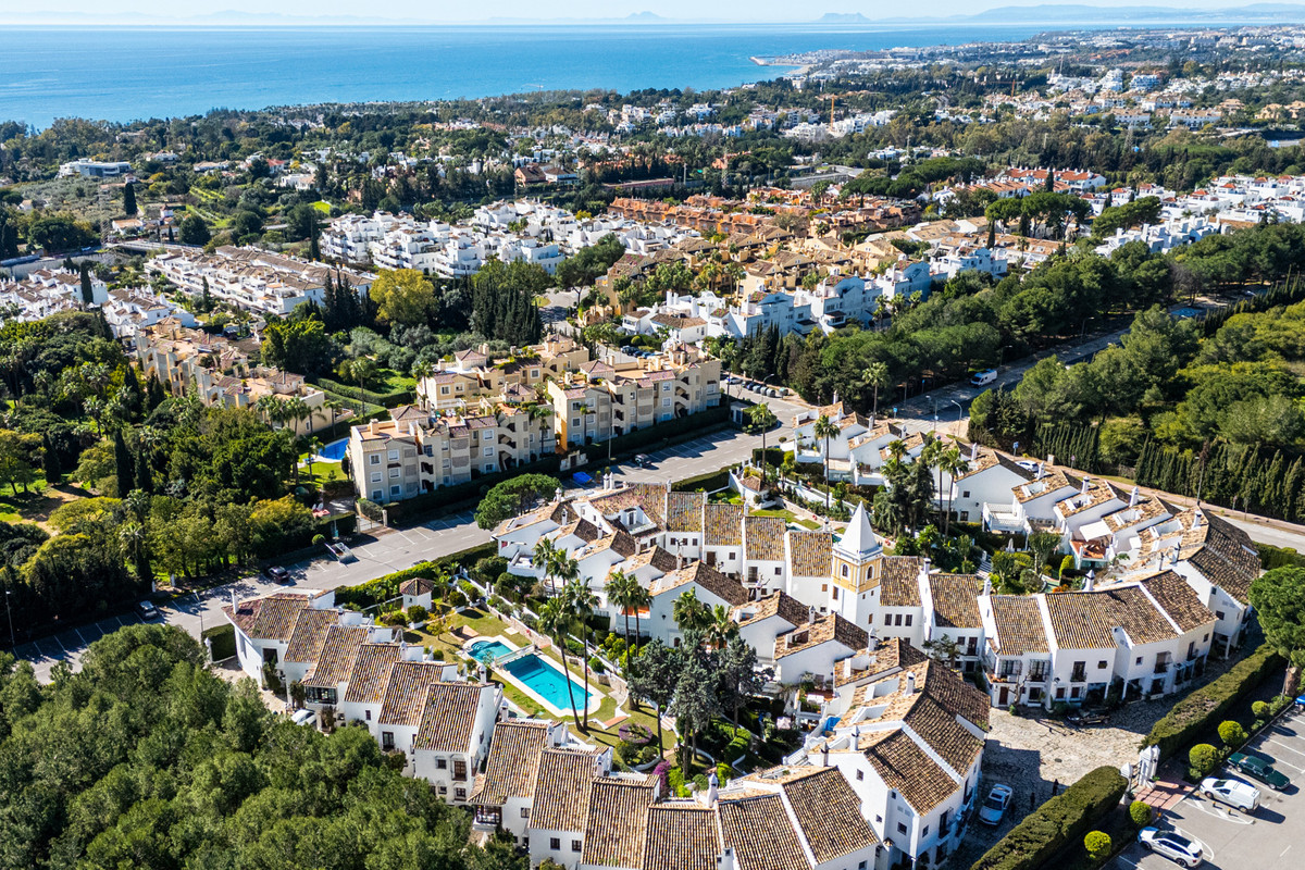 3 Bed Townhouse for sale in The Golden Mile Costa Del Sol, Málaga, Spain