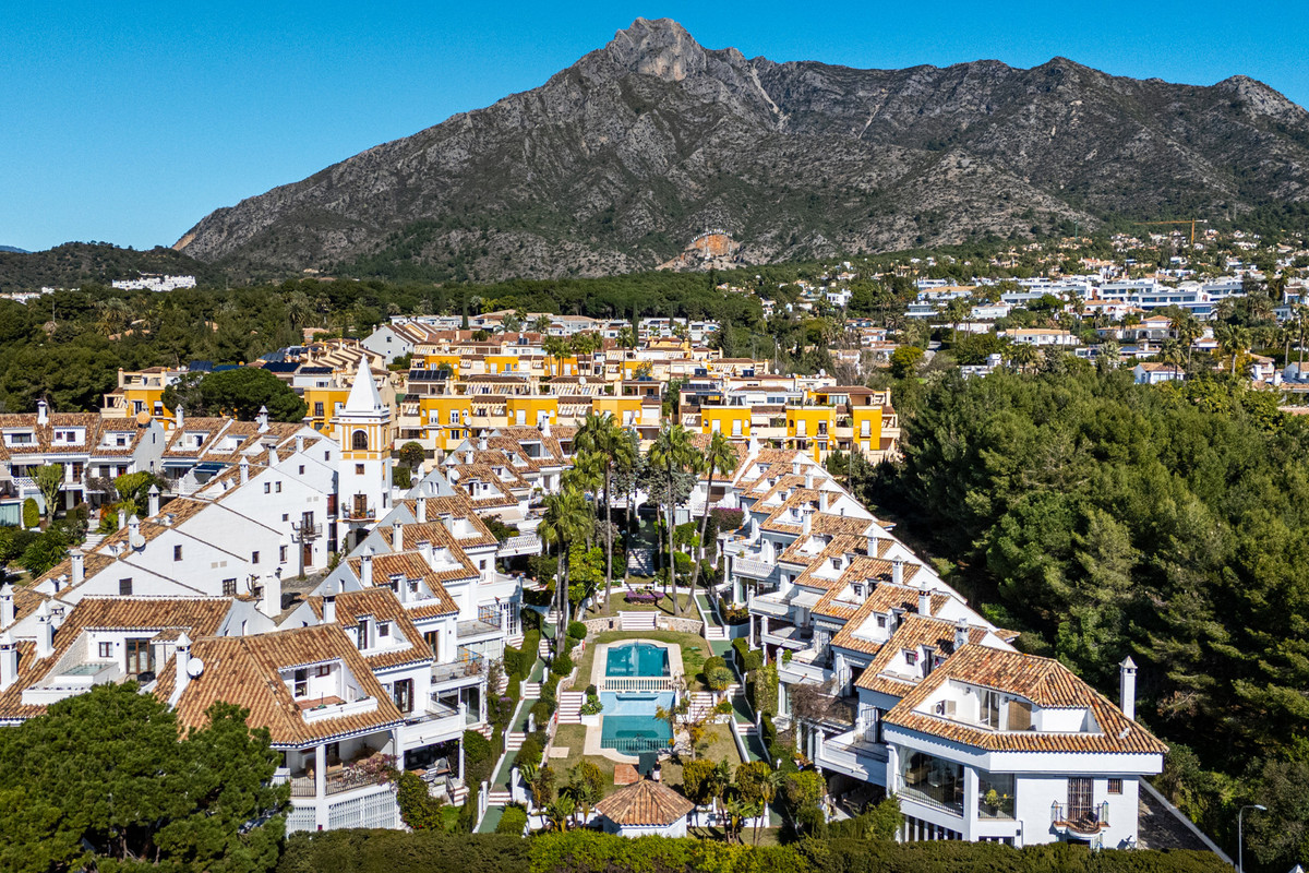 3 Bed Townhouse for sale in The Golden Mile Costa Del Sol, Málaga, Spain