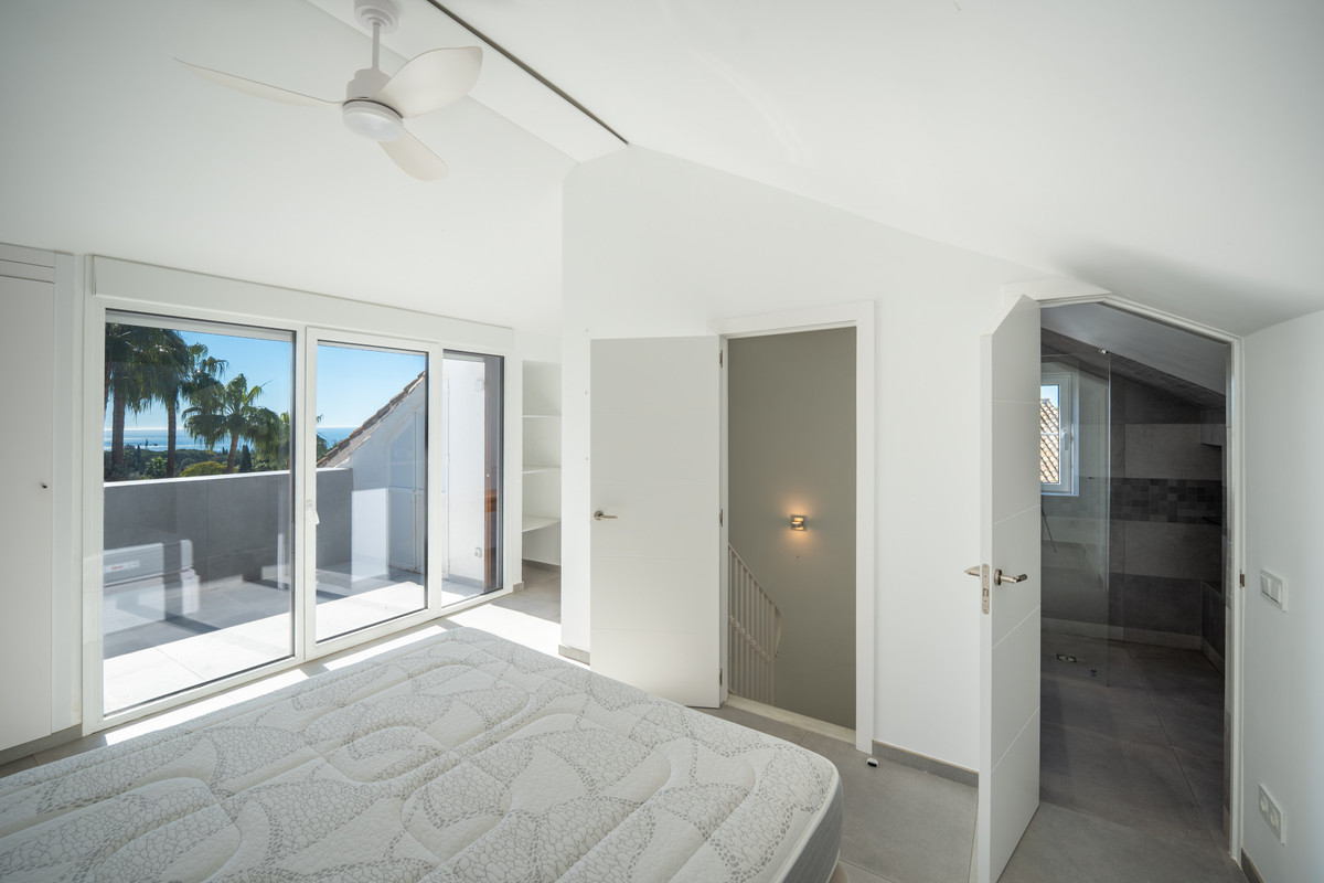3 Bed Townhouse for sale in The Golden Mile Costa Del Sol, Málaga, Spain