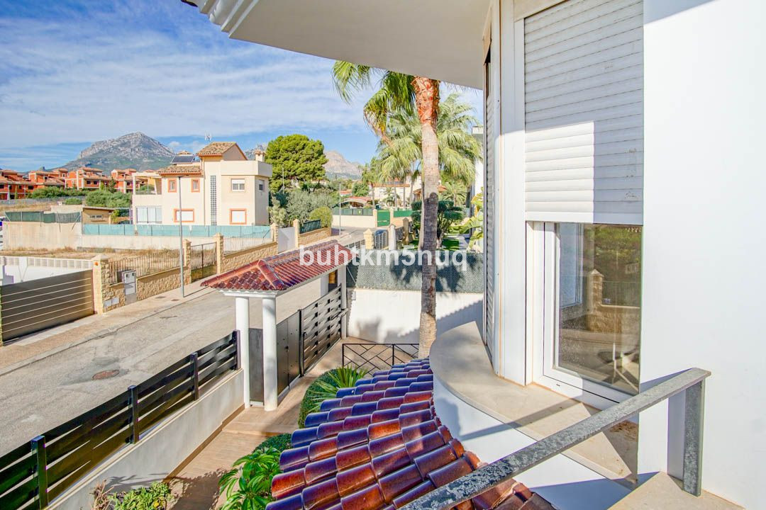 5 Bed Townhouse for sale in Lalfás Del Pi Costa Blanca, Alicante, Spain