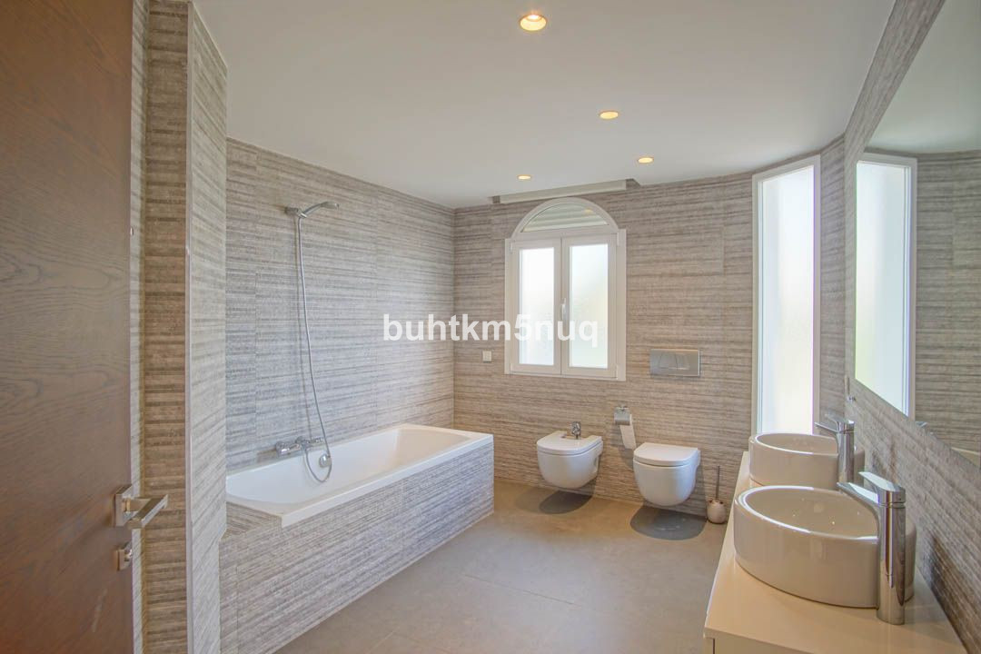 5 Bed Townhouse for sale in Lalfás Del Pi Costa Blanca, Alicante, Spain