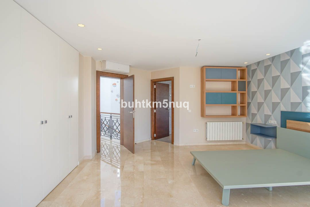 5 Bed Townhouse for sale in Lalfás Del Pi Costa Blanca, Alicante, Spain