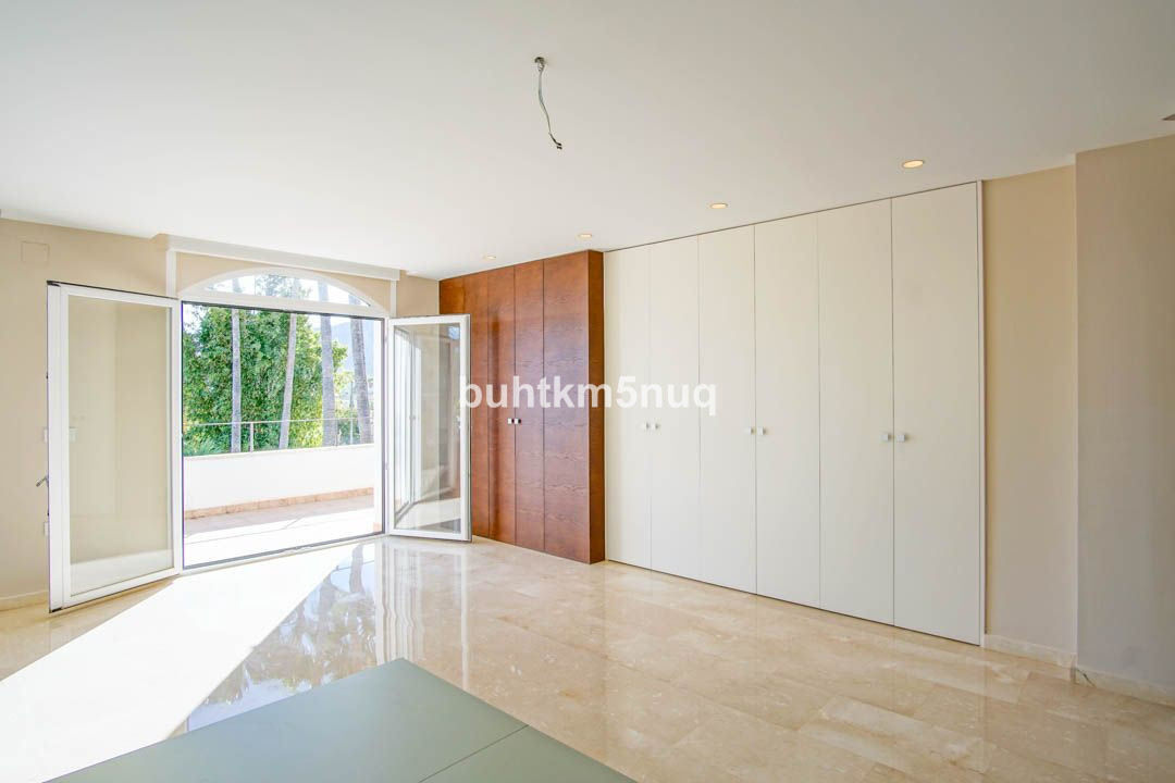 5 Bed Townhouse for sale in Lalfás Del Pi Costa Blanca, Alicante, Spain