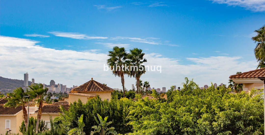 5 Bed Townhouse for sale in Lalfás Del Pi Costa Blanca, Alicante, Spain
