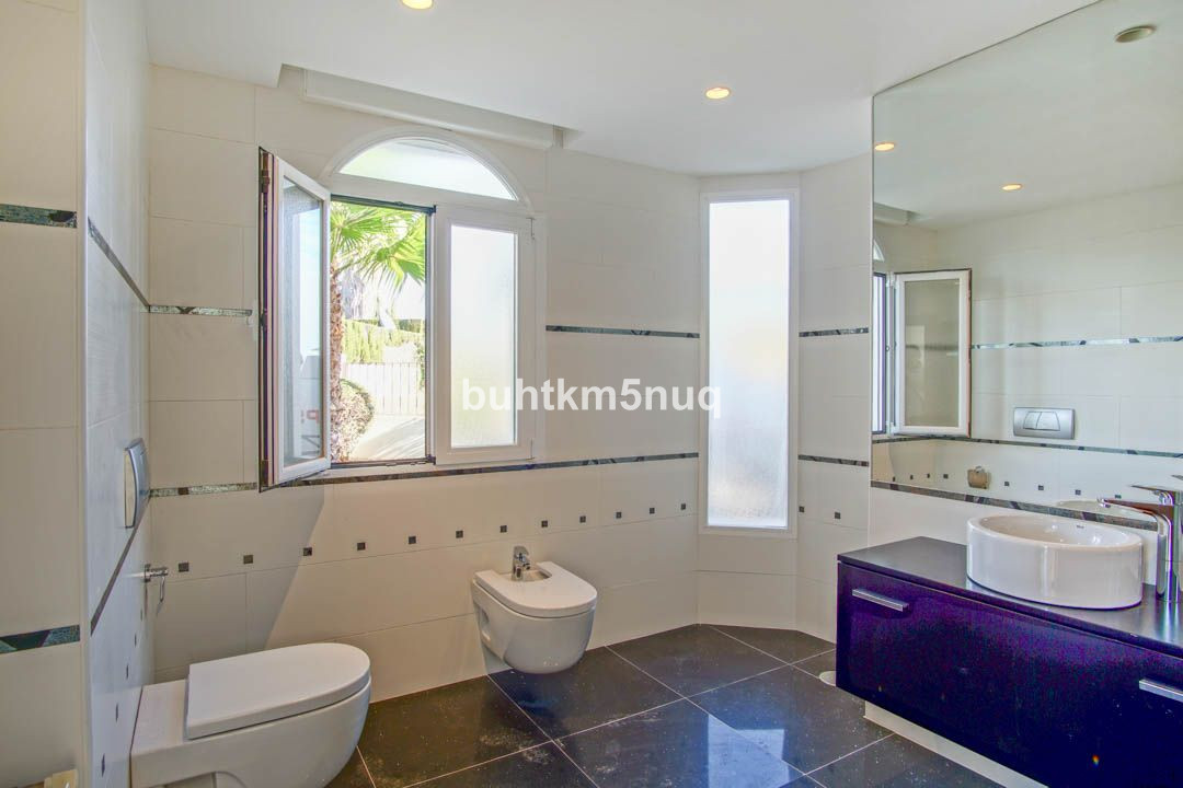 5 Bed Townhouse for sale in Lalfás Del Pi Costa Blanca, Alicante, Spain