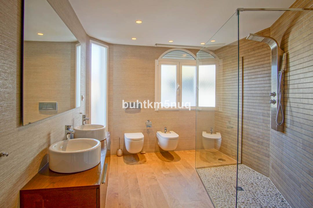5 Bed Townhouse for sale in Lalfás Del Pi Costa Blanca, Alicante, Spain