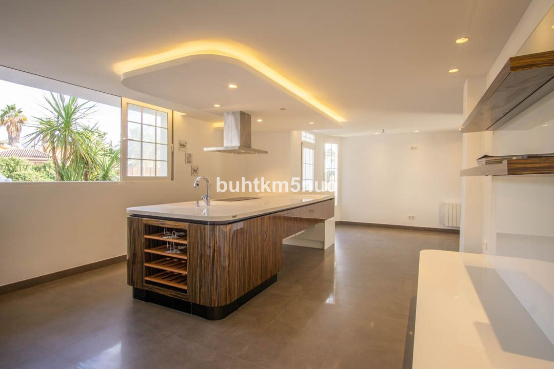 5 Bed Townhouse for sale in Lalfás Del Pi Costa Blanca, Alicante, Spain