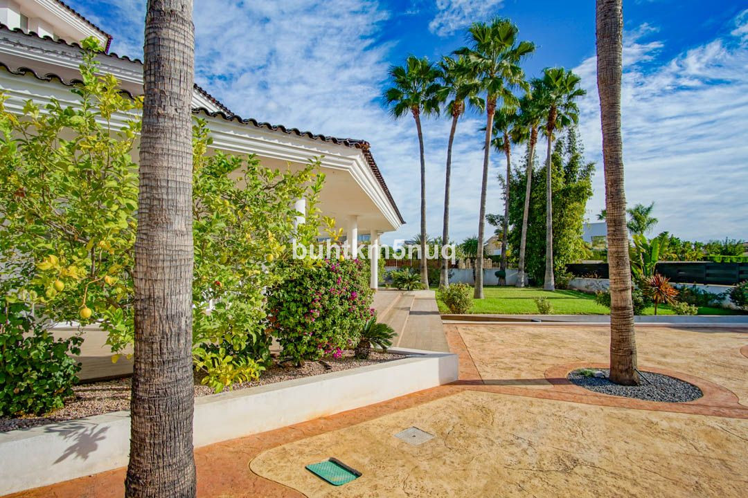 5 Bed Townhouse for sale in Lalfás Del Pi Costa Blanca, Alicante, Spain