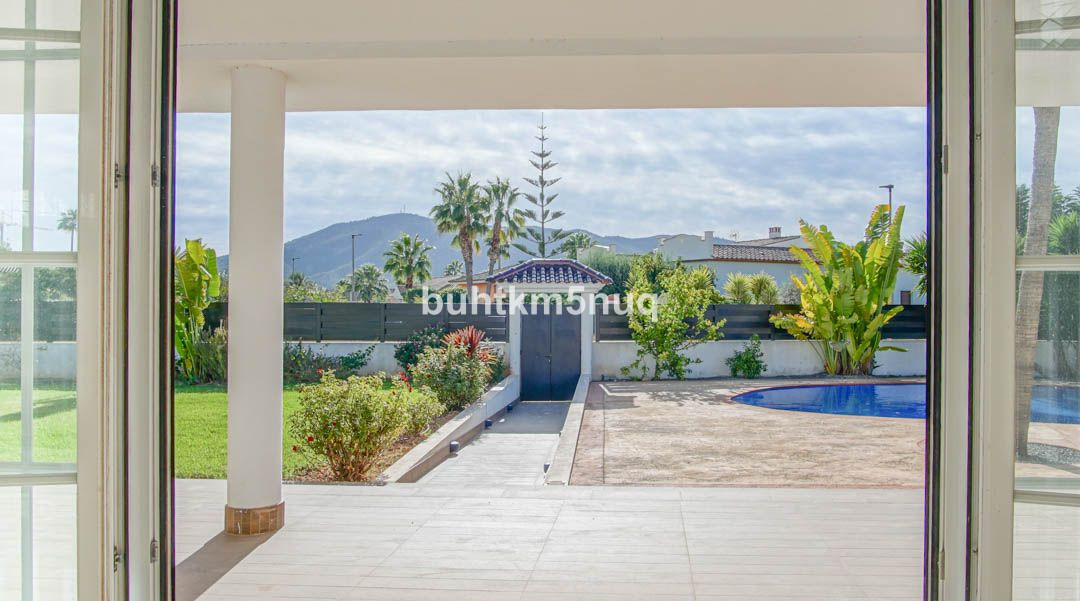 5 Bed Townhouse for sale in Lalfás Del Pi Costa Blanca, Alicante, Spain