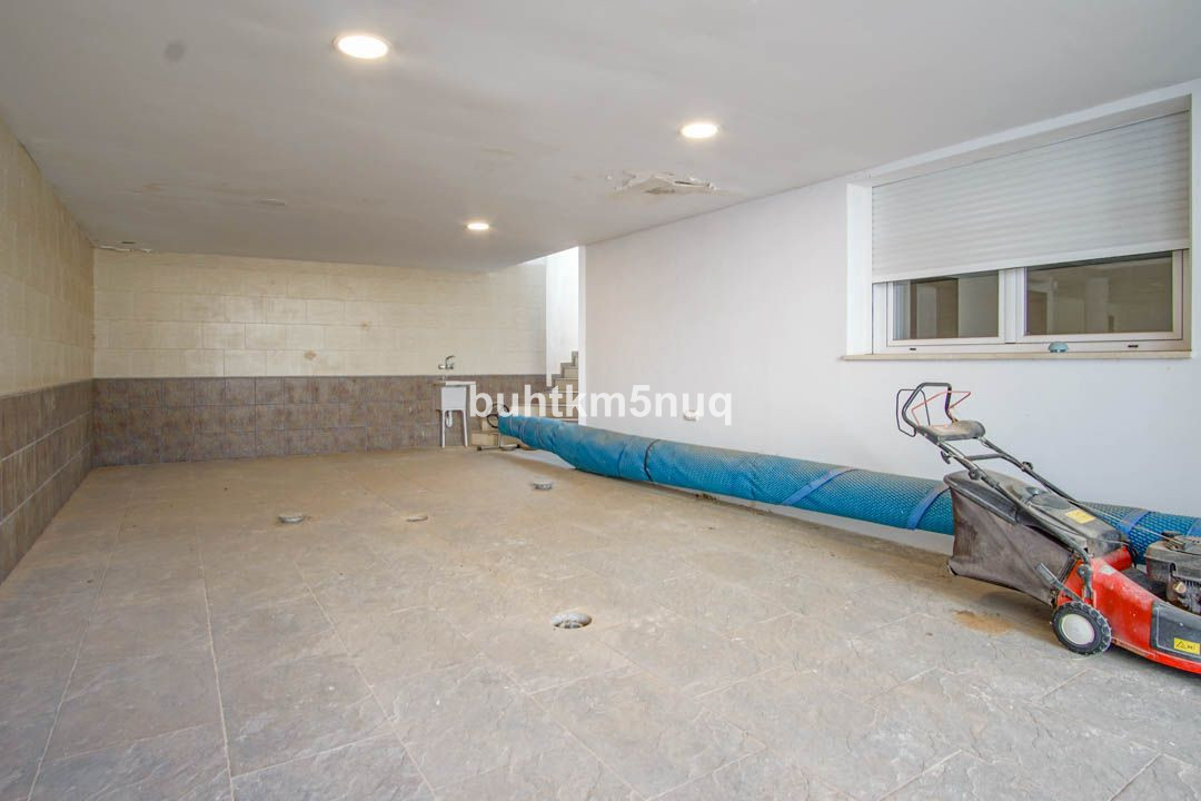 5 Bed Townhouse for sale in Lalfás Del Pi Costa Blanca, Alicante, Spain