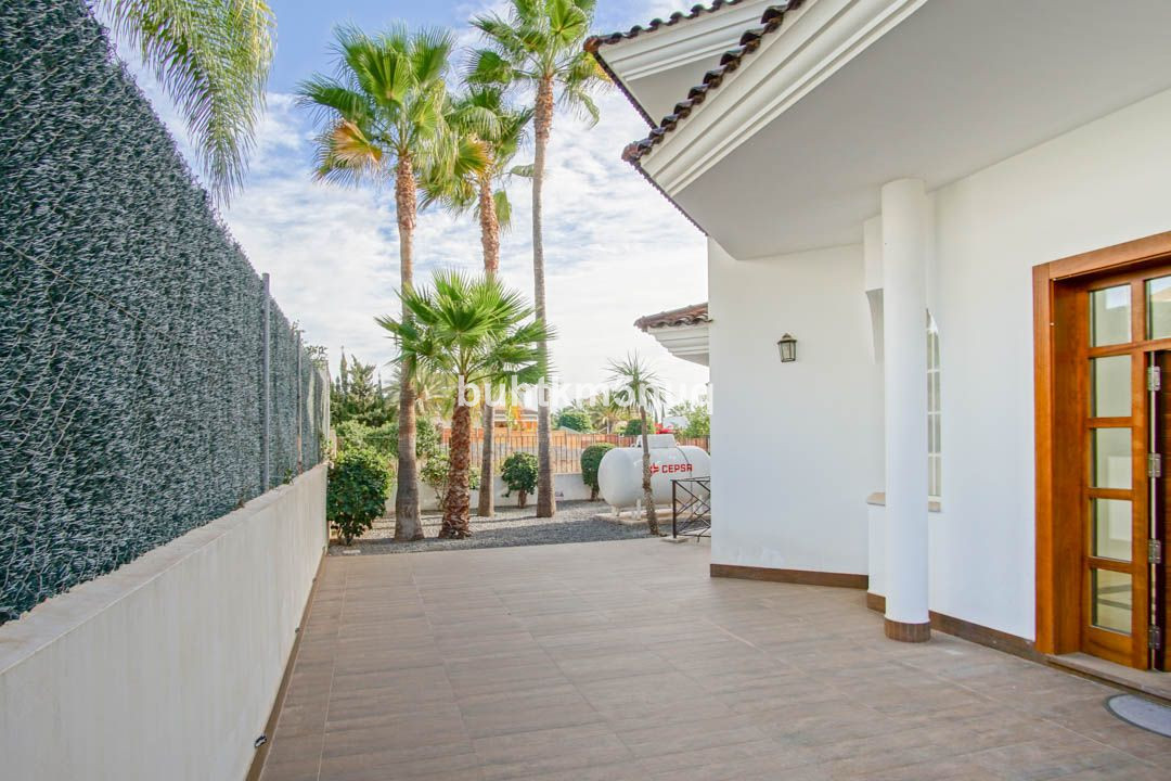 5 Bed Townhouse for sale in Lalfás Del Pi Costa Blanca, Alicante, Spain