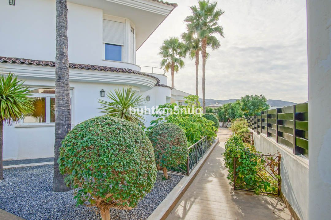 5 Bed Townhouse for sale in Lalfás Del Pi Costa Blanca, Alicante, Spain