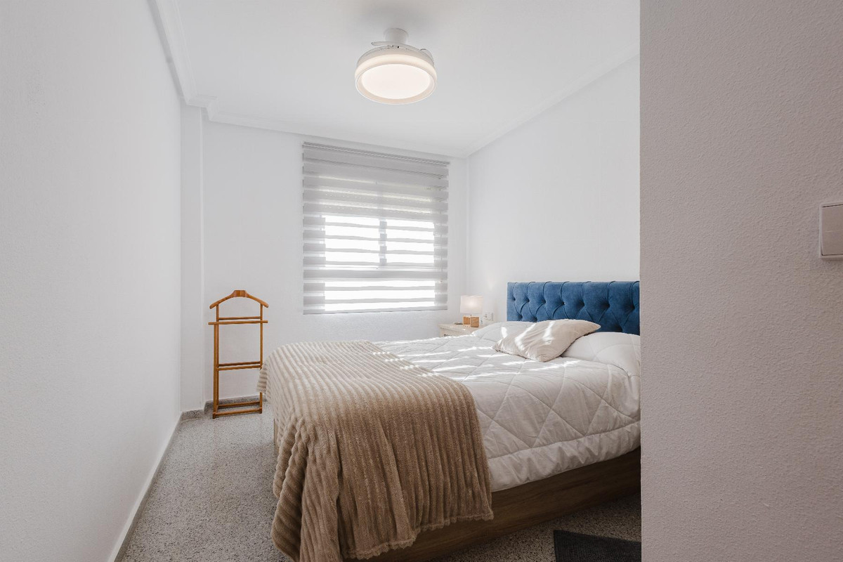 Se vende Apartamento Planta Baja de 4 dormitorios en Costa Blanca, Alicante, España