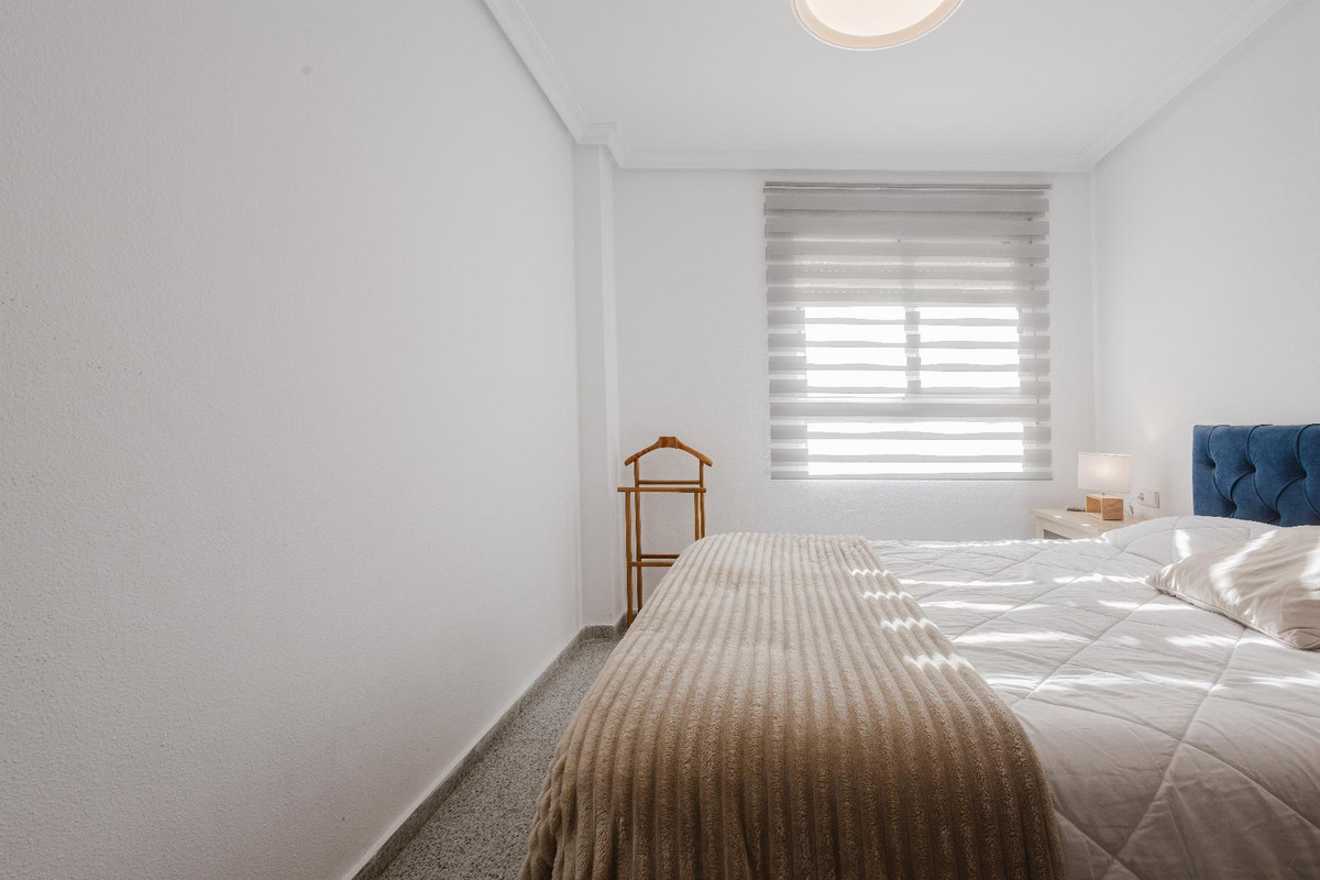 Se vende Apartamento Planta Baja de 4 dormitorios en Costa Blanca, Alicante, España