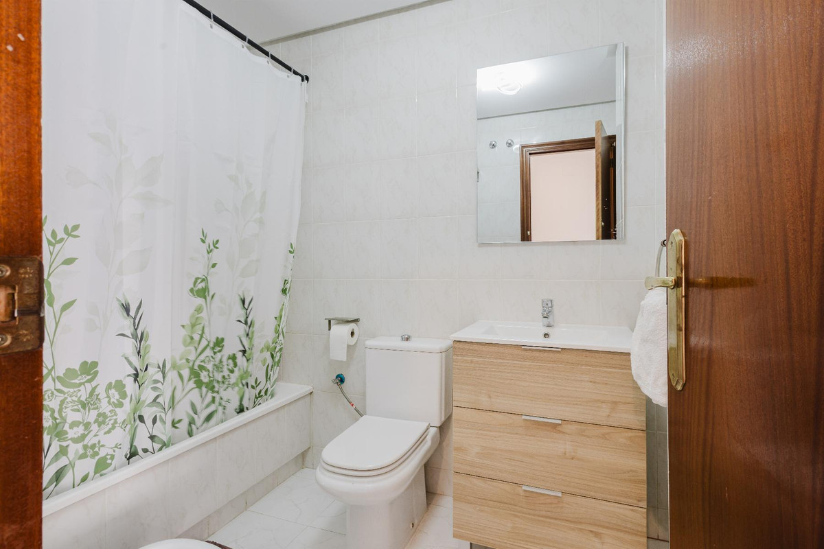 Se vende Apartamento Planta Baja de 4 dormitorios en Costa Blanca, Alicante, España