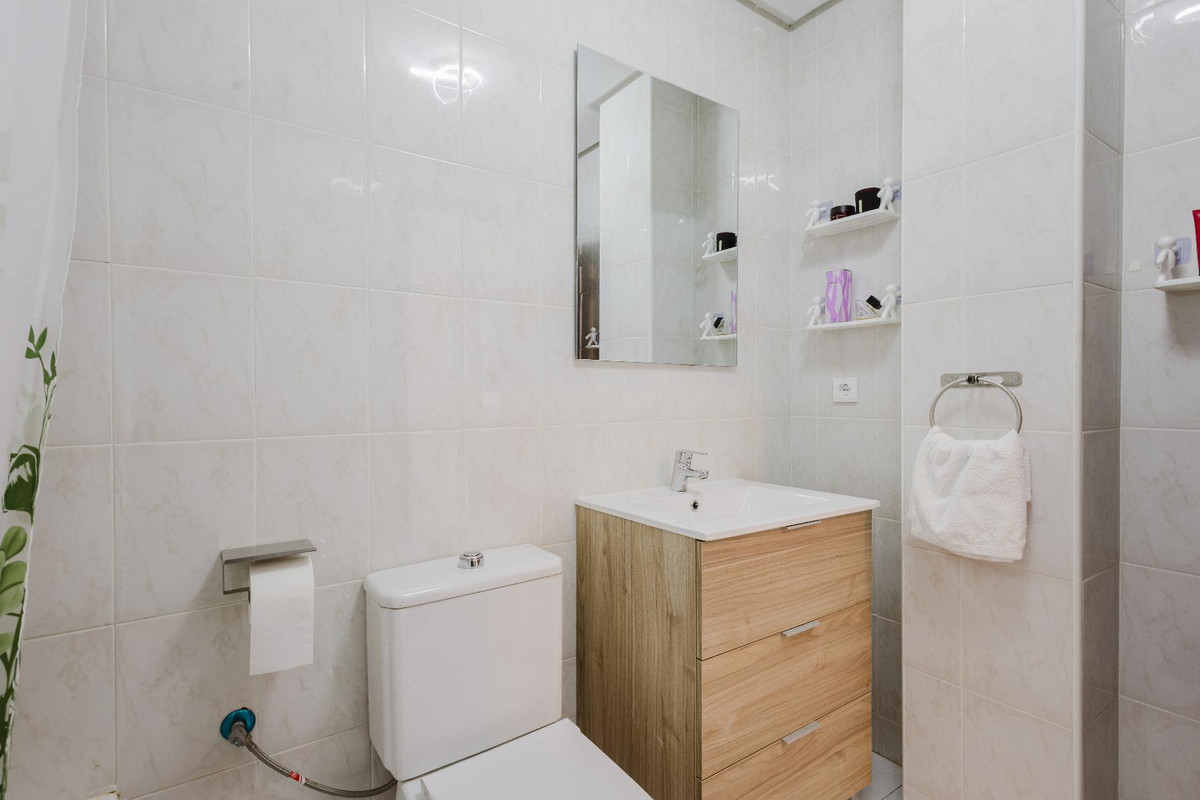 Se vende Apartamento Planta Baja de 4 dormitorios en Costa Blanca, Alicante, España