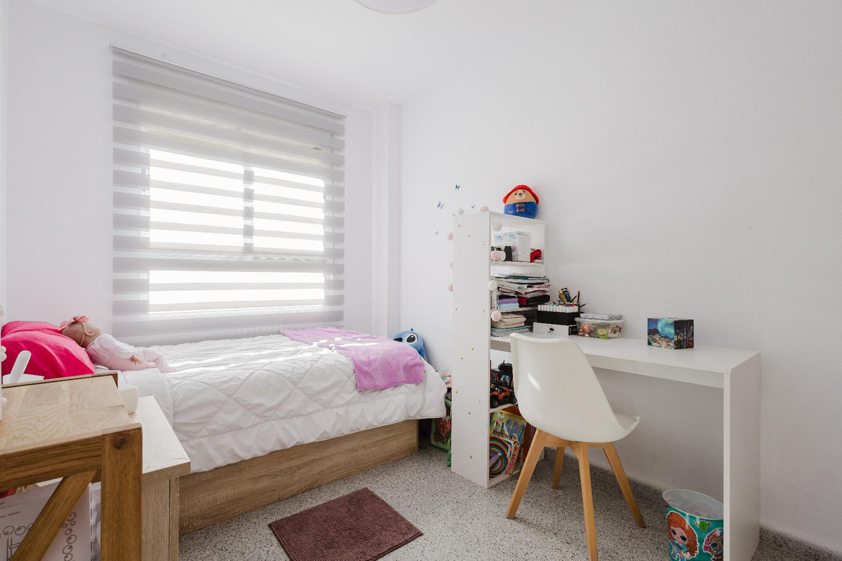 Se vende Apartamento Planta Baja de 4 dormitorios en Costa Blanca, Alicante, España