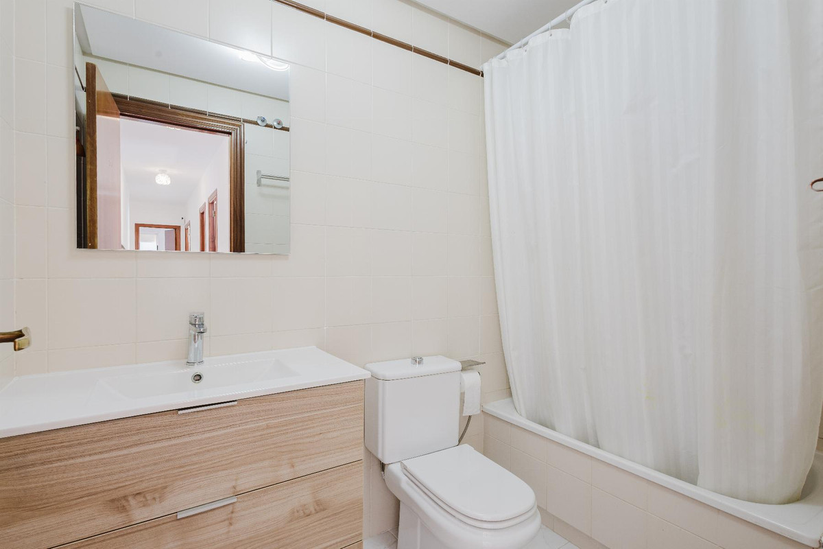 Se vende Apartamento Planta Baja de 4 dormitorios en Costa Blanca, Alicante, España